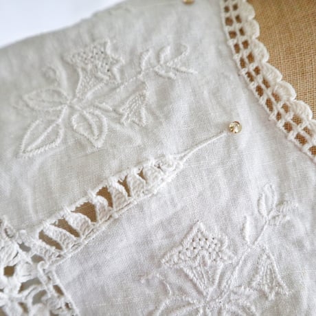 upcycle vintage embroidery collar