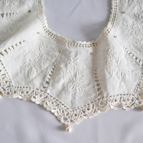 upcycle vintage embroidery collar