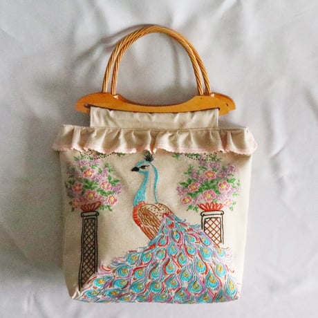 embroidery wood handle bag  (peacock)