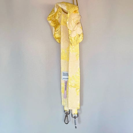 shoulder strap   ”a"