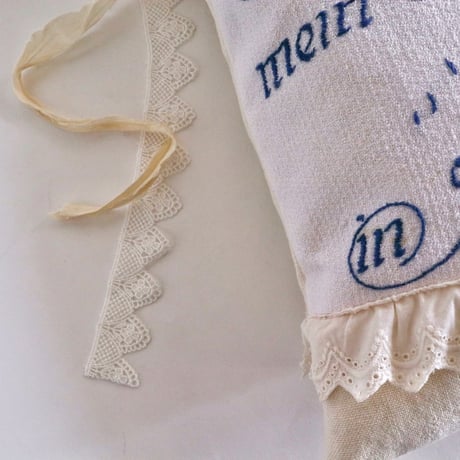 260617-31 vintage embroidery bag