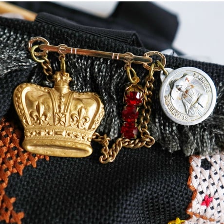 embroidery wood handle bag  (character)