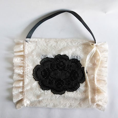 embroidery lace bag  (black doily)