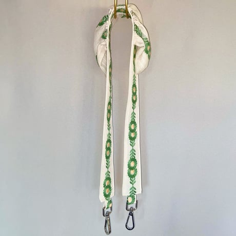 shoulder strap   ”e"