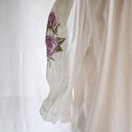 vintage embroidery blouse
