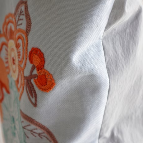 "upcycle" vintage embroidery bucket bag  (mint blue)