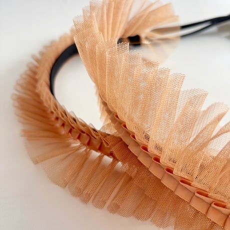 suspender (tulle frill)