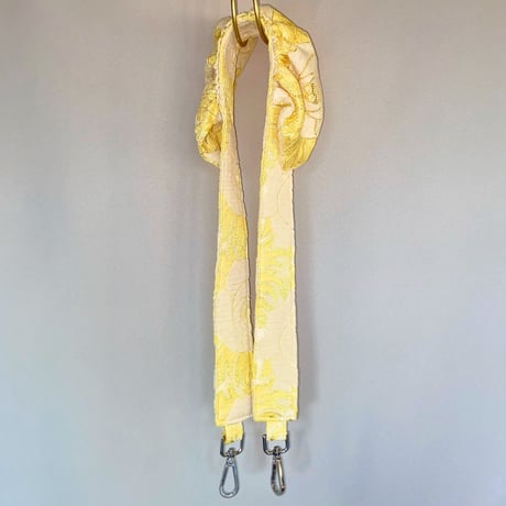 shoulder strap   ”a"