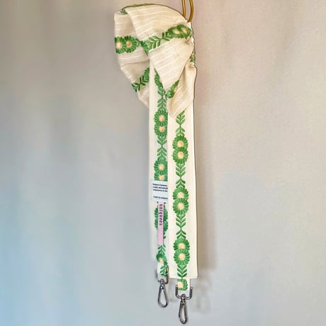 shoulder strap   ”e"