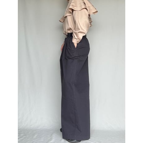 frill collar blouse (beige)