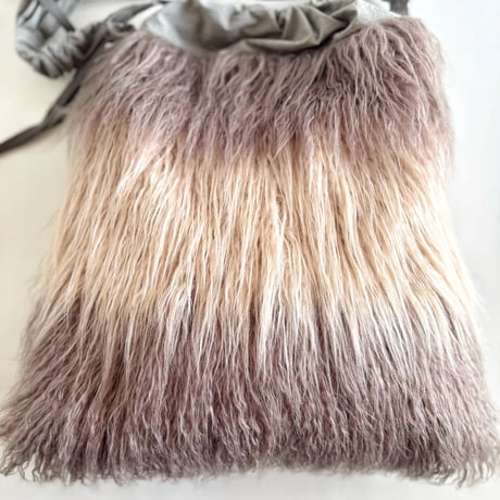 bicolor fur drawstring bag  （gray & mocha)