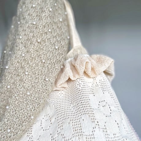 "upcycle" vintage lace  bag  (pale yellow)