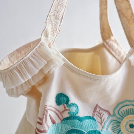 "upcycle" vintage embroidery bucket bag  (ecru)
