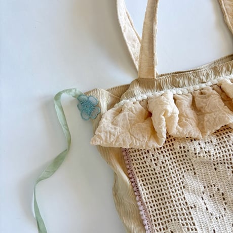"upcycle" vintage lace  bag  (pale yellow)
