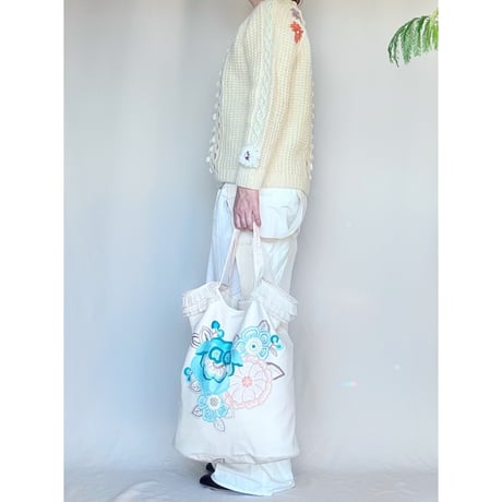 "upcycle" vintage embroidery bucket bag  (ecru)