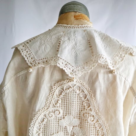 upcycle vintage embroidery collar