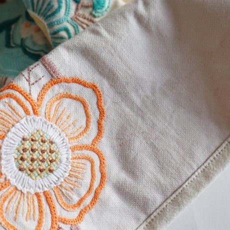 "upcycle" vintage embroidery bucket bag  (ecru)