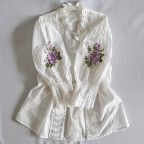 vintage embroidery blouse