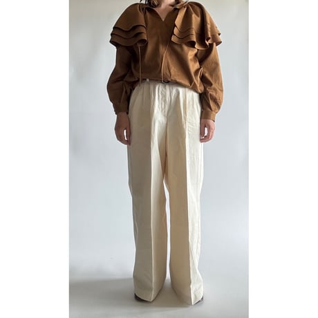 frill collar blouse (camel brown)