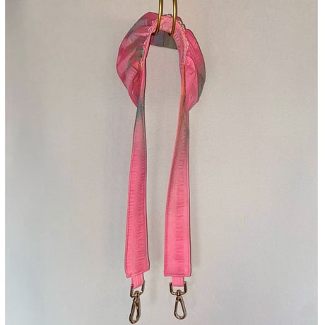 shoulder strap   ”h"