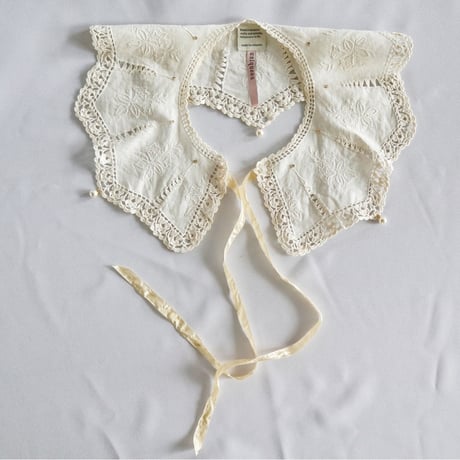 upcycle vintage embroidery collar