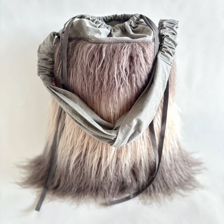bicolor fur drawstring bag  （gray & mocha)