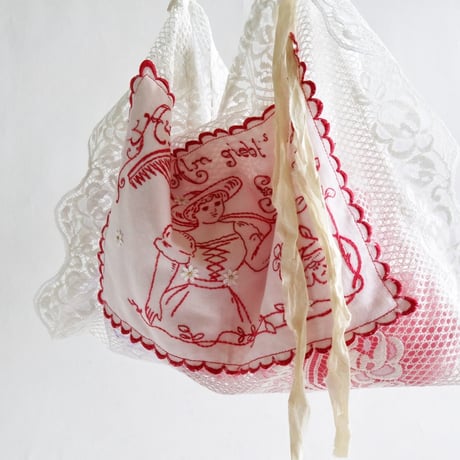 "upcycle" vintage embroidery lace bag  (woman)