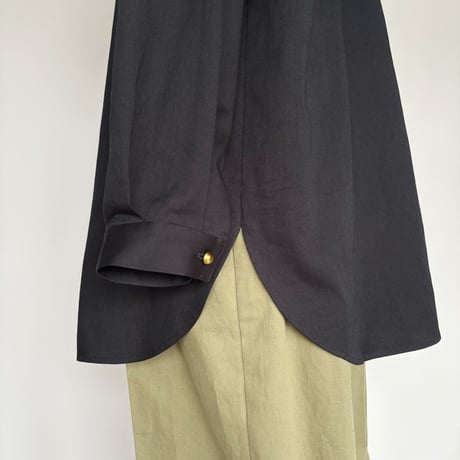 frill collar blouse (black)