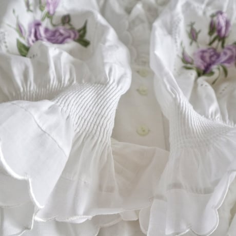 vintage embroidery blouse