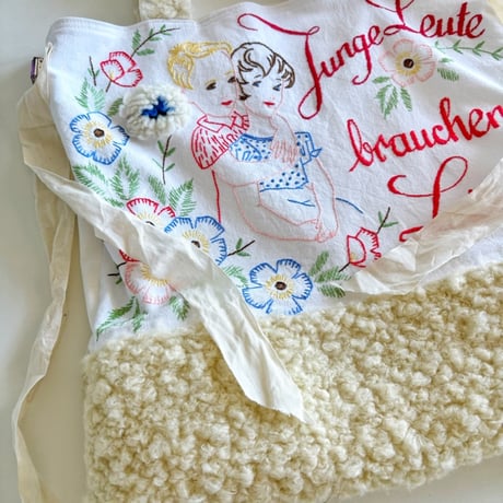 "upcycle" vintage embroidery bag (ecru)