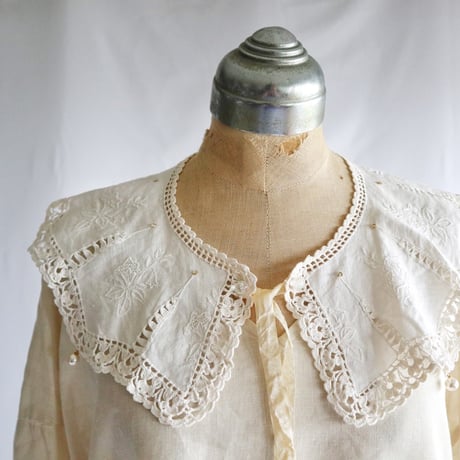 upcycle vintage embroidery collar