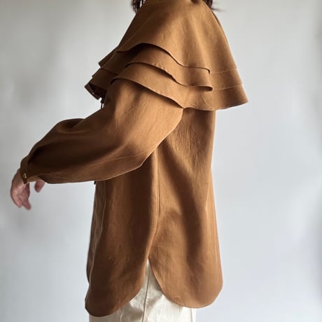 frill collar blouse (camel brown)
