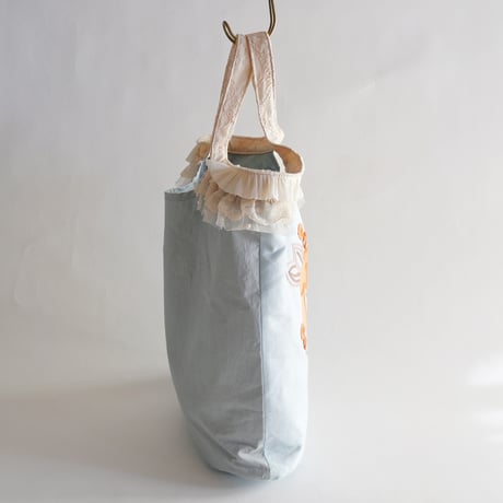 "upcycle" vintage embroidery bucket bag  (mint blue)