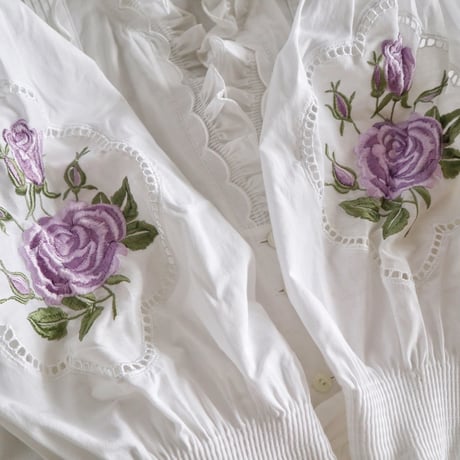 vintage embroidery blouse