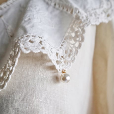 upcycle vintage embroidery collar
