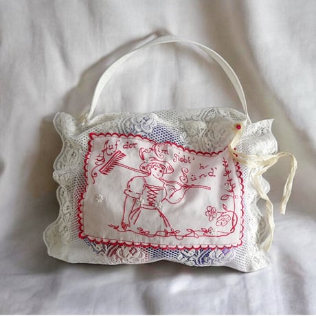 "upcycle" vintage embroidery lace bag  (woman)