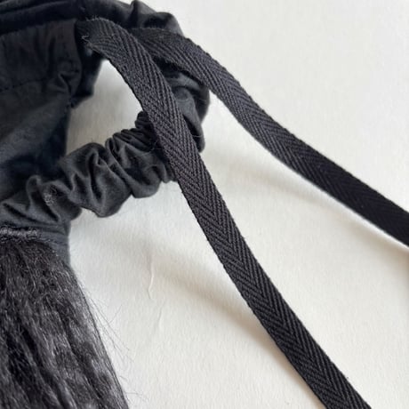 bicolor fur drawstring bag  （black & ivory)