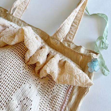 "upcycle" vintage lace  bag  (pale yellow)