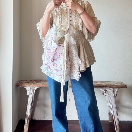 embroidery lace bag  (sisters)