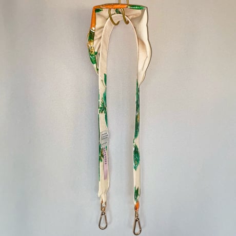 shoulder strap   ”i"