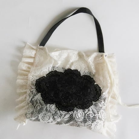 embroidery lace bag  (black doily)