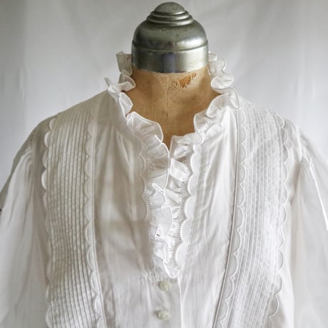 vintage embroidery blouse