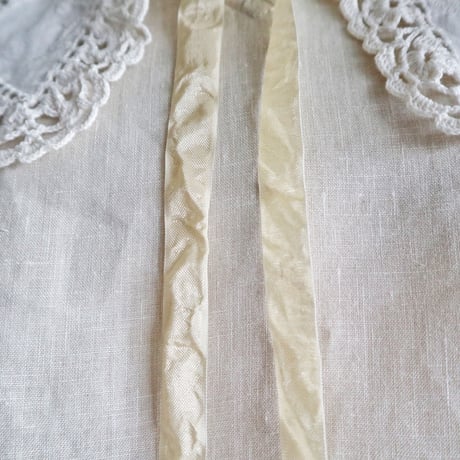upcycle vintage embroidery collar