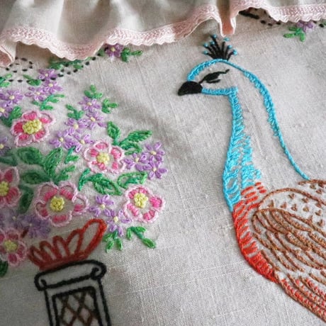 embroidery wood handle bag  (peacock)