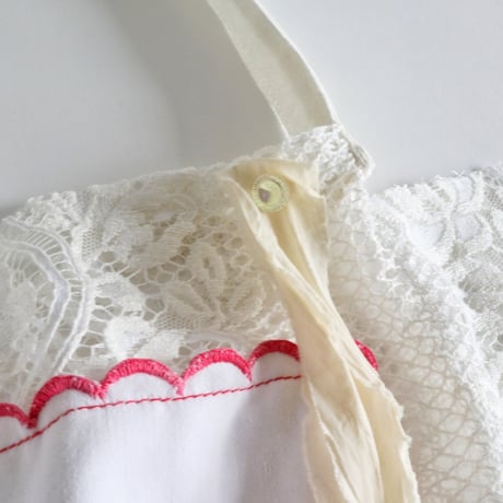 "upcycle" vintage embroidery lace bag  (man)