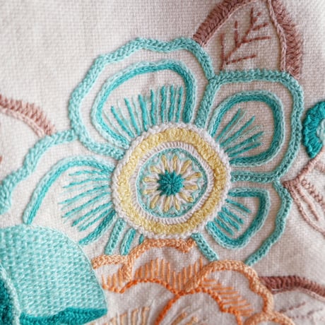 "upcycle" vintage embroidery bucket bag  (ecru)