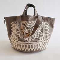 vintage lace bucket bag (mocha)
