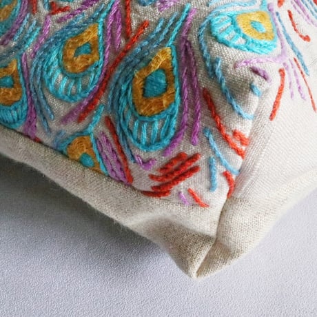 embroidery wood handle bag  (peacock)