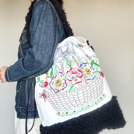 "upcycle" vintage embroidery bag (black)