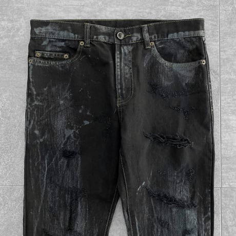 Shadow washed black destroyed skinny denim